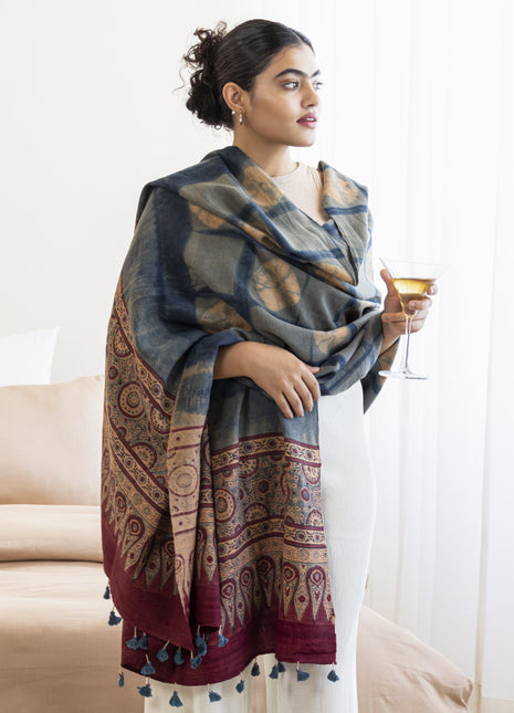 Prague Shawl In Aquarium Blue