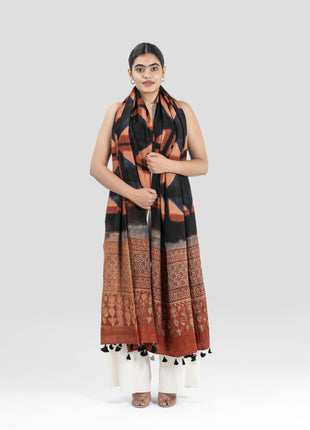 Mayenne Shawl In Black & Peach