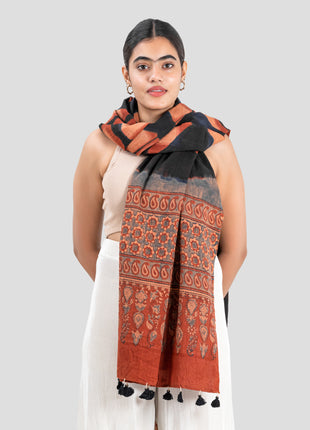 Mayenne Shawl In Black & Peach