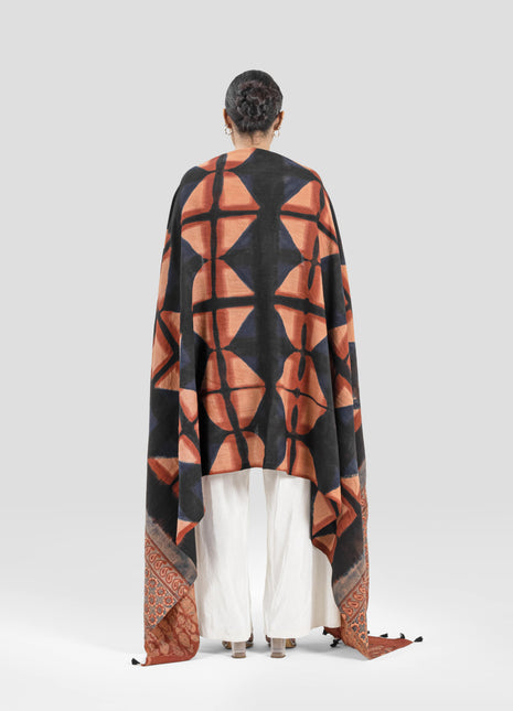 Mayenne Shawl In Black & Peach