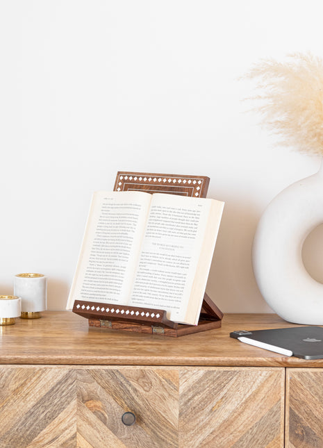 Helmsley (iPad / Tablet / Bible / Cook Book) Stand